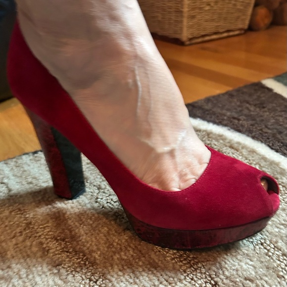Fergie Footwear Red Velvet Heels - Picture 4 of 7